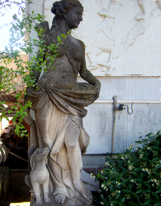 Statua Diana la Dea della caccia