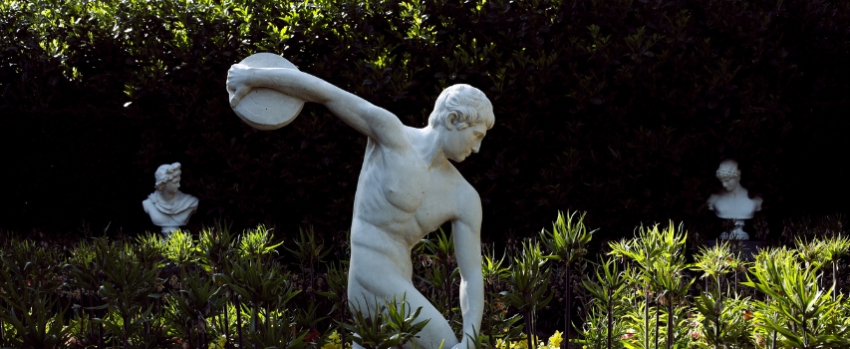 Giardino con statue